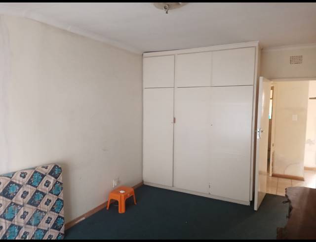 9 BEDROOM FREESTANDING FOR SALE IN KEMPTON PARK WEST